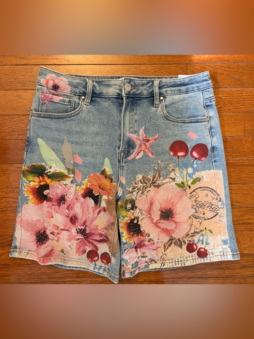 🌸🍒RISEN JEANS Floral Collage Denim Bermuda Shorts — Size L — NWOT
